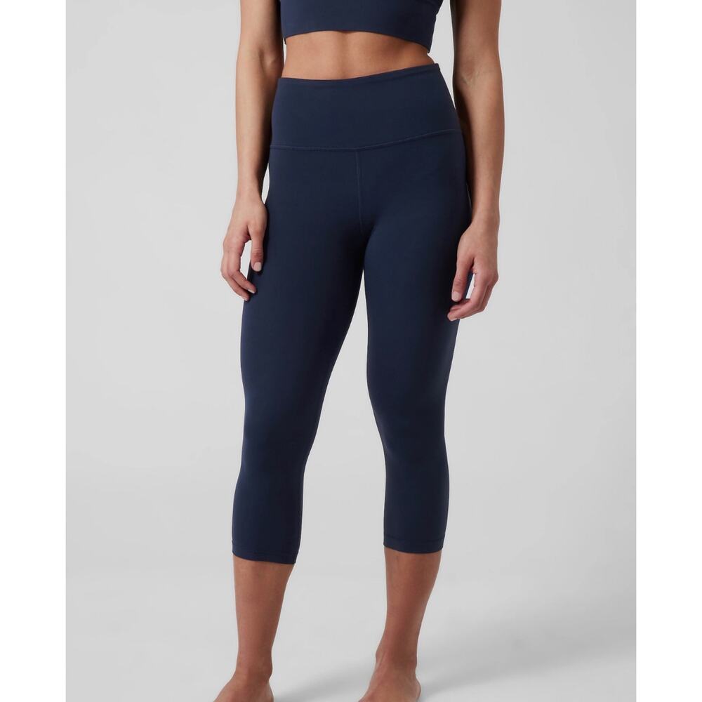 Athleta  High Rise Elation Capri Navy Leggings Stretch Yoga Women's Small